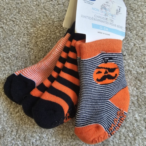 Kids Socks Old Navy 2 packs 6 pairs
3 pairs 18 - 24 months
3pairs 0-3 months - Picture 13 of 16